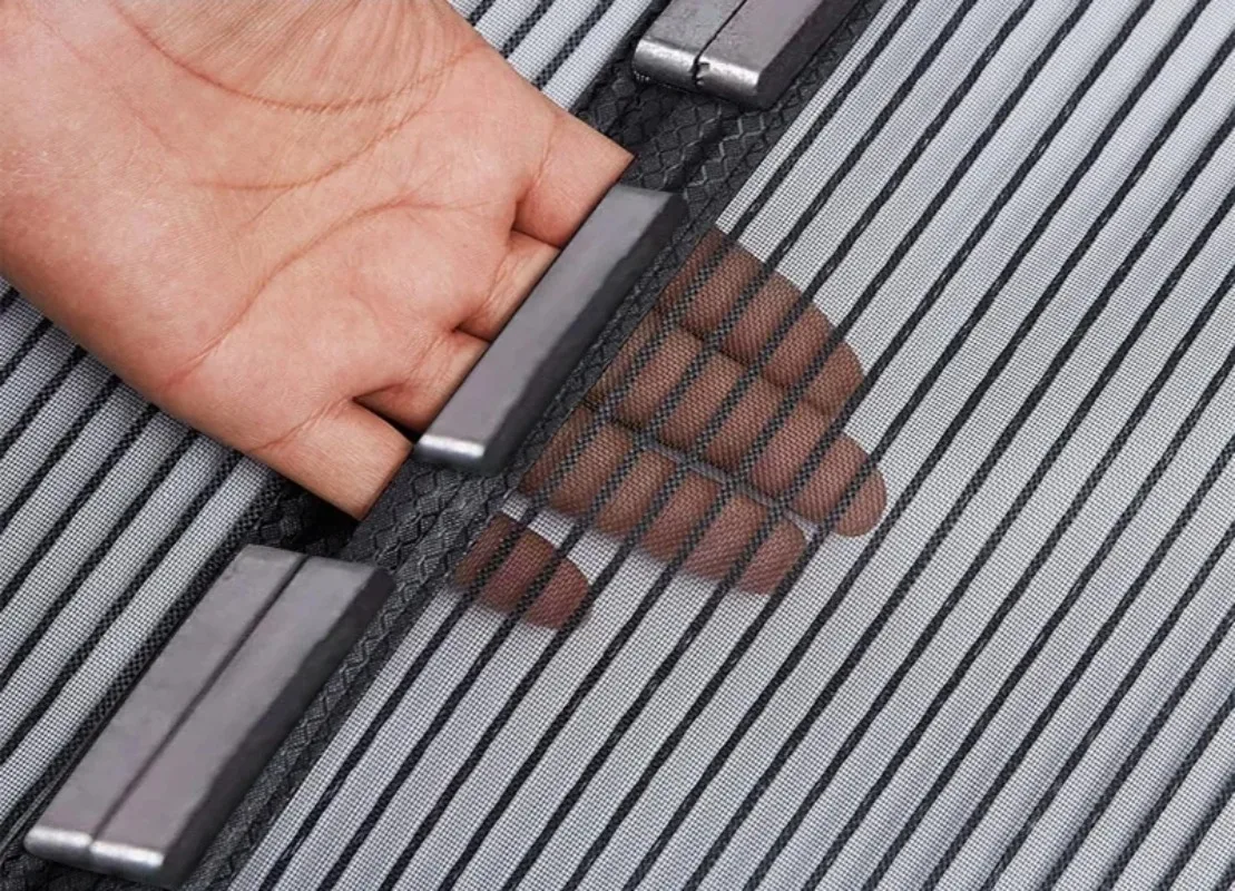 Moustiquaire magnétique sur porte-fenêtre